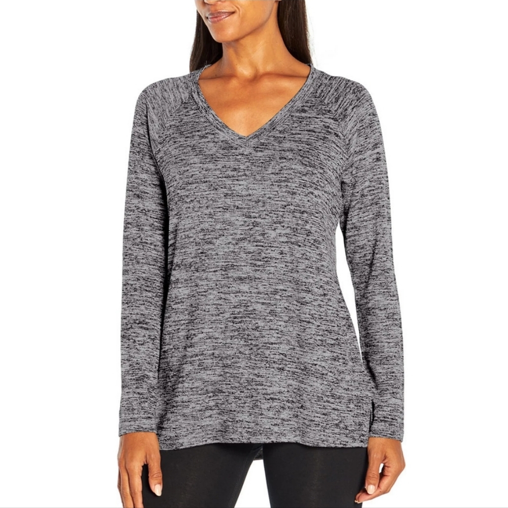 Banana Republic V-Neck Long Sleeve Top in Heathered Grey